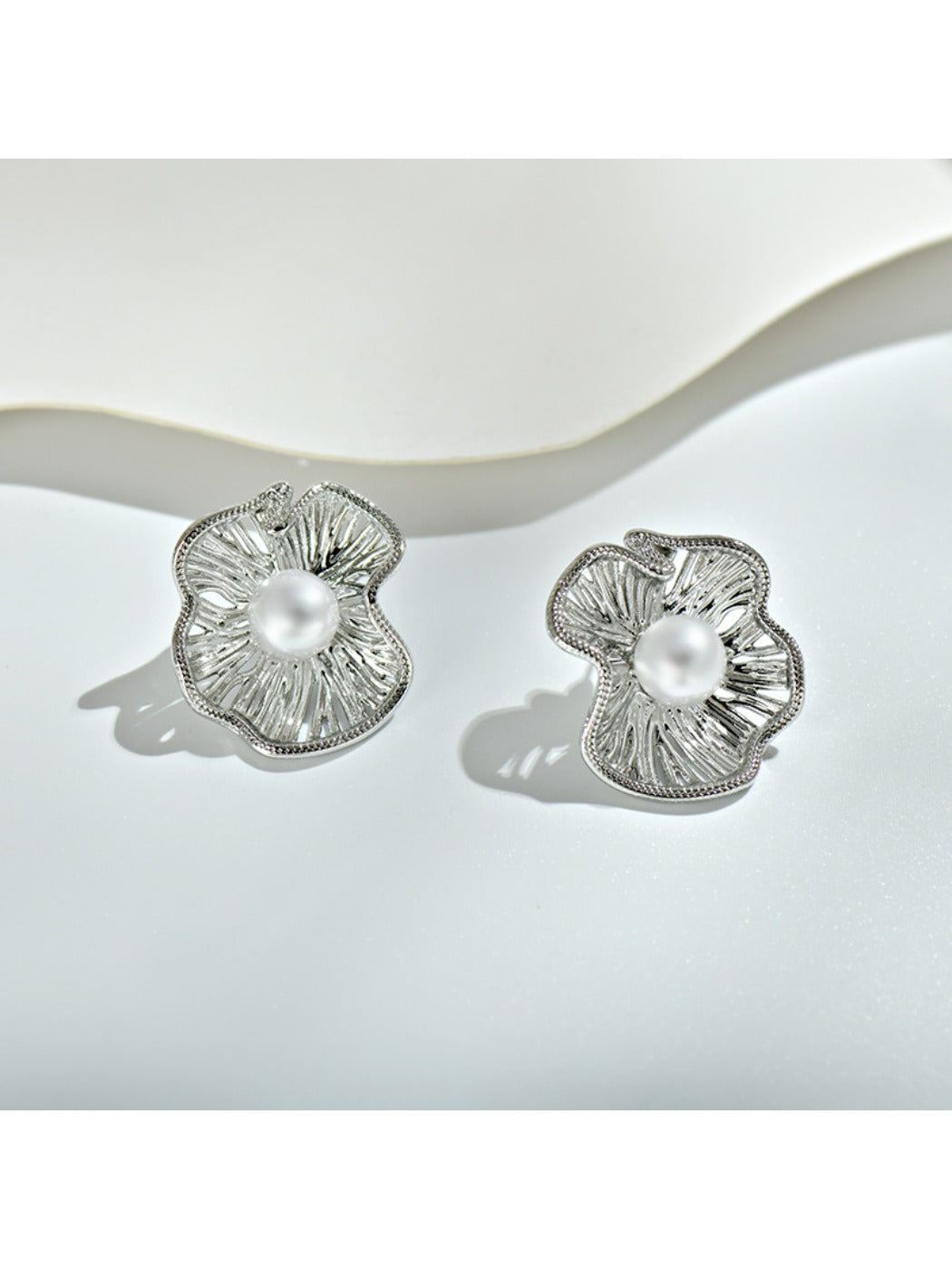 Earedge - Luxe Openwork Ruffled Stud Earrings