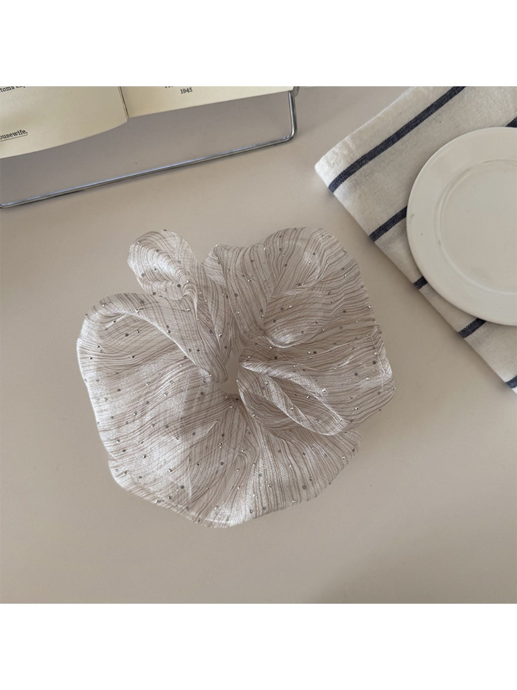 Gifty - Chic Striped Ruched Scrunchie