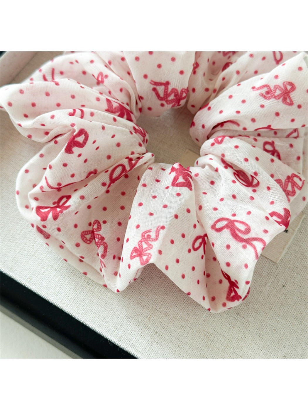 Gifty - Red Bow Hair Scrunchie