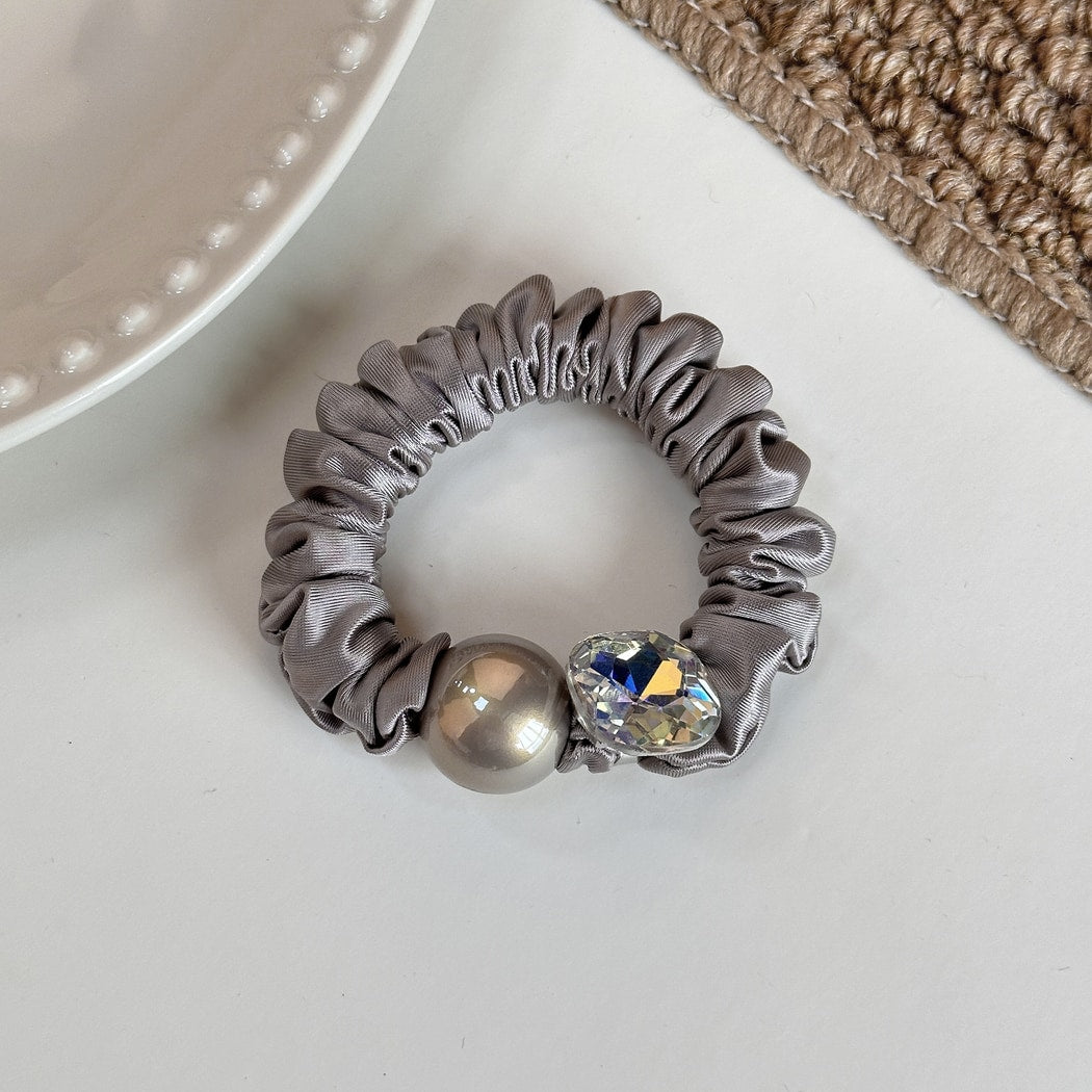 Gifty - Elegant Minimalist Solid Satin Scrunchie