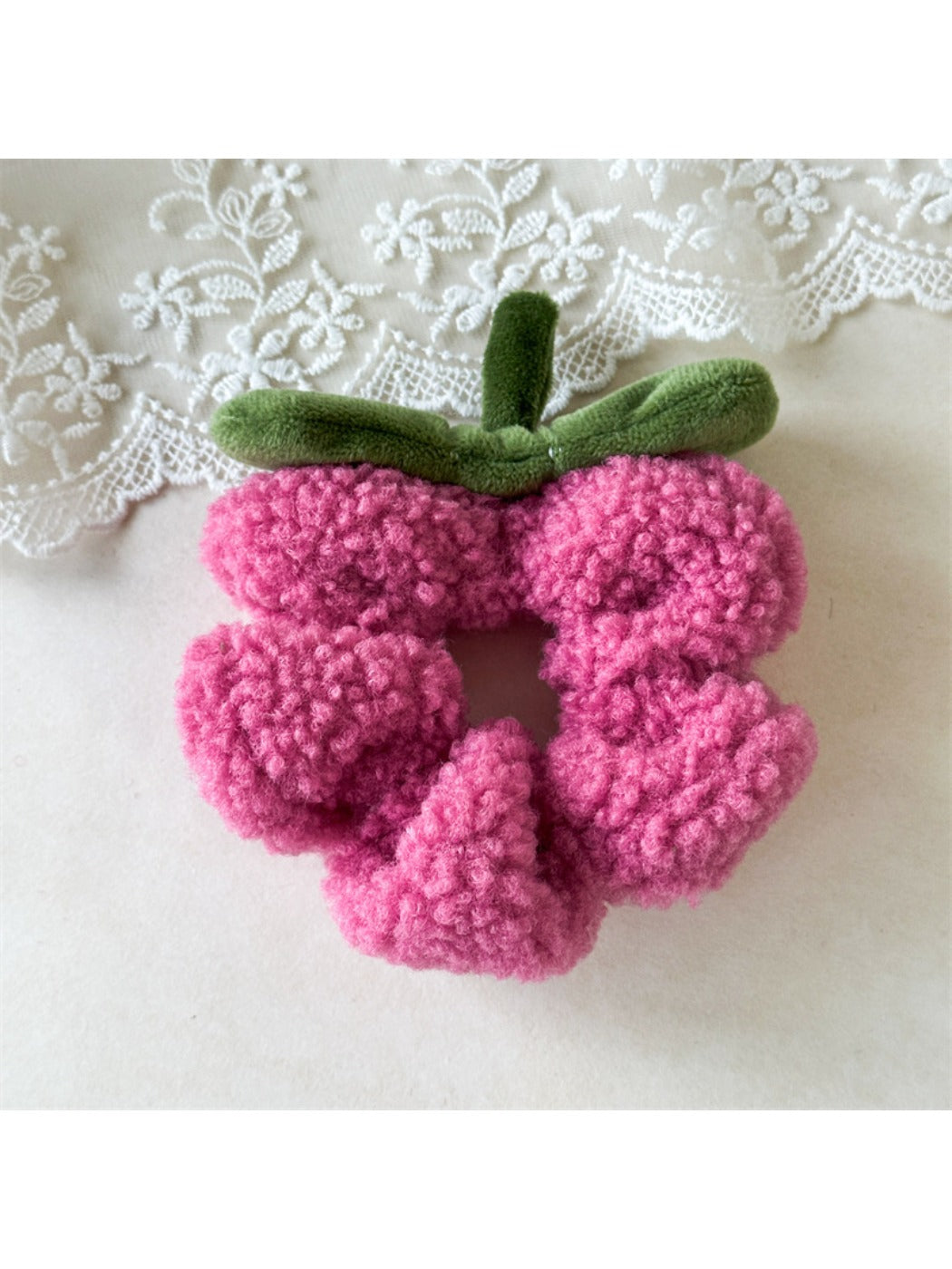Gifty - Plush Flower Hair Tie