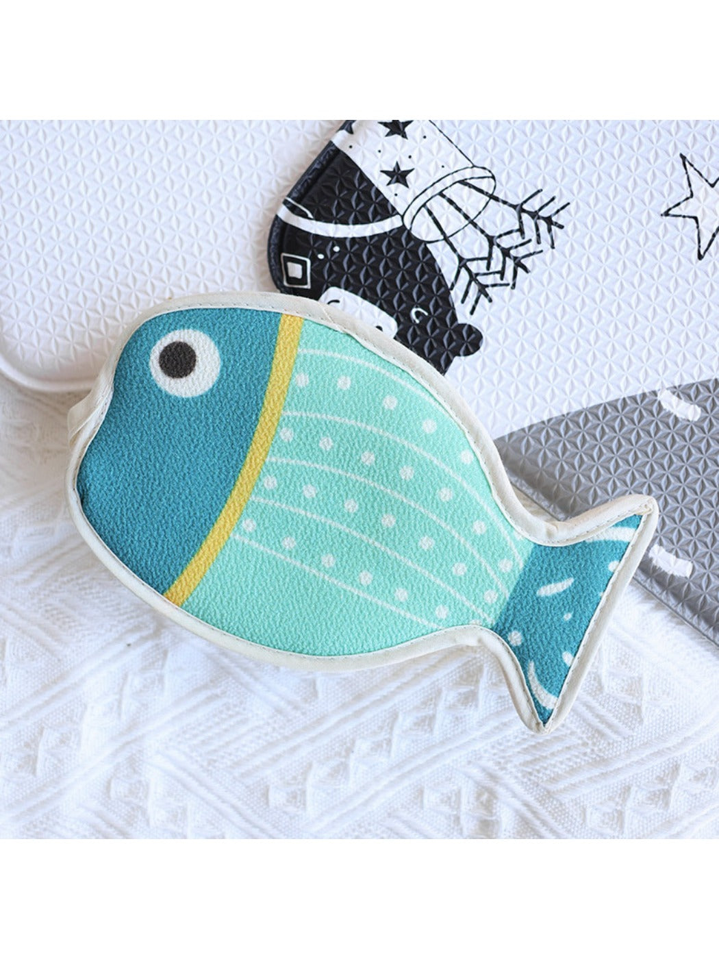 Papo - Fish Shaped Shower Puff