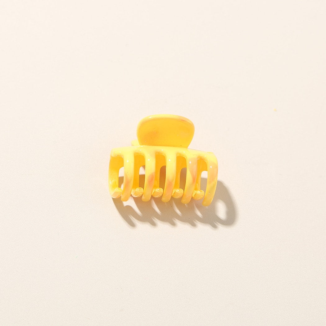 Beau - Cute Glossy Bangs and Flyaway Claw Clip