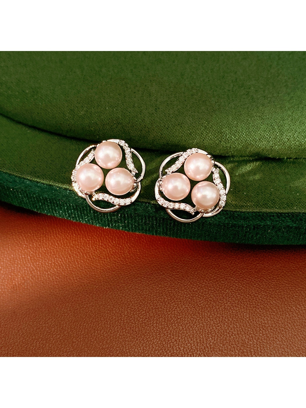 Earedge - Round Openwork Floral Stud Earrings