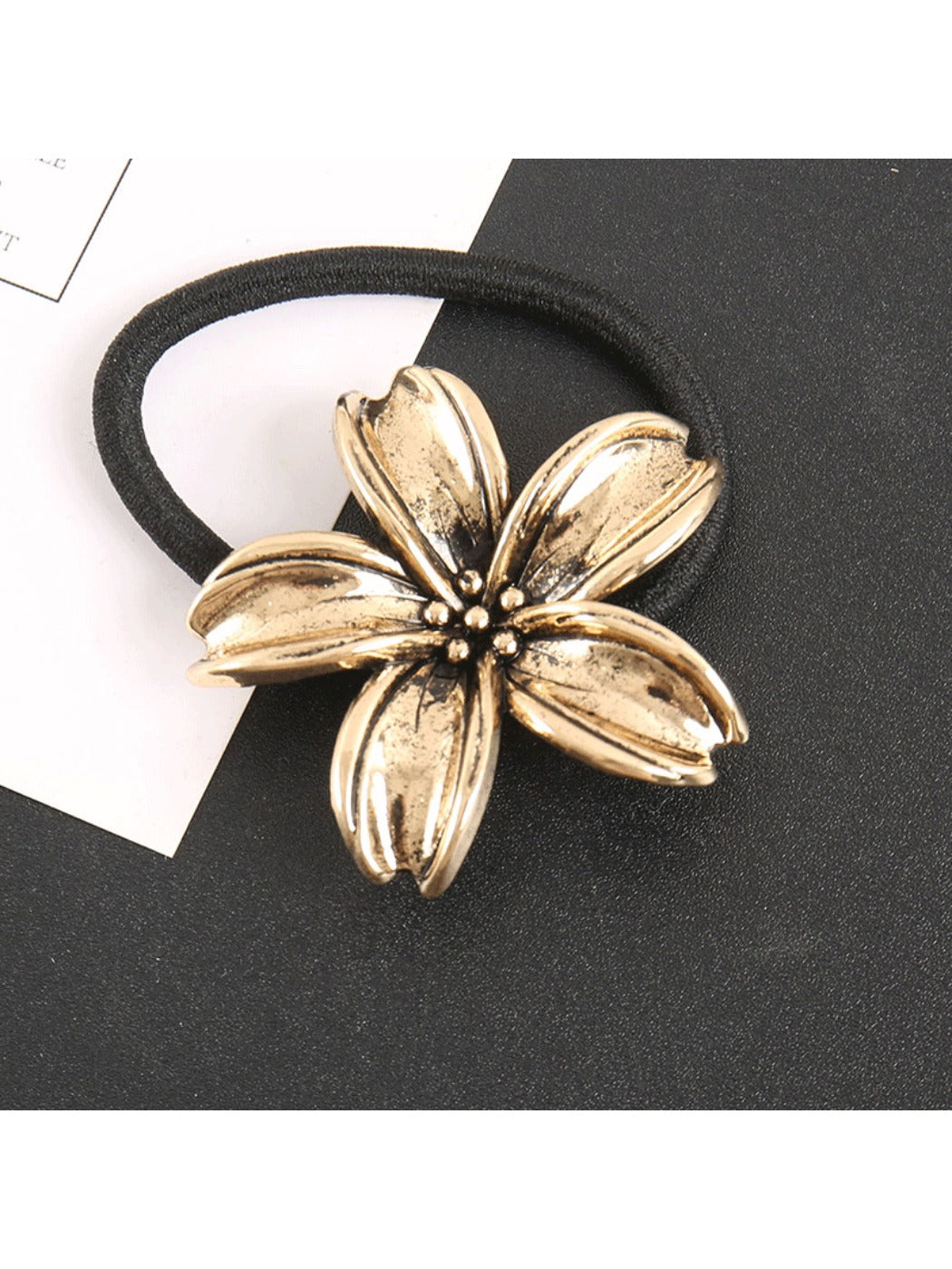 Gifty - Textured Flower Hair Tie