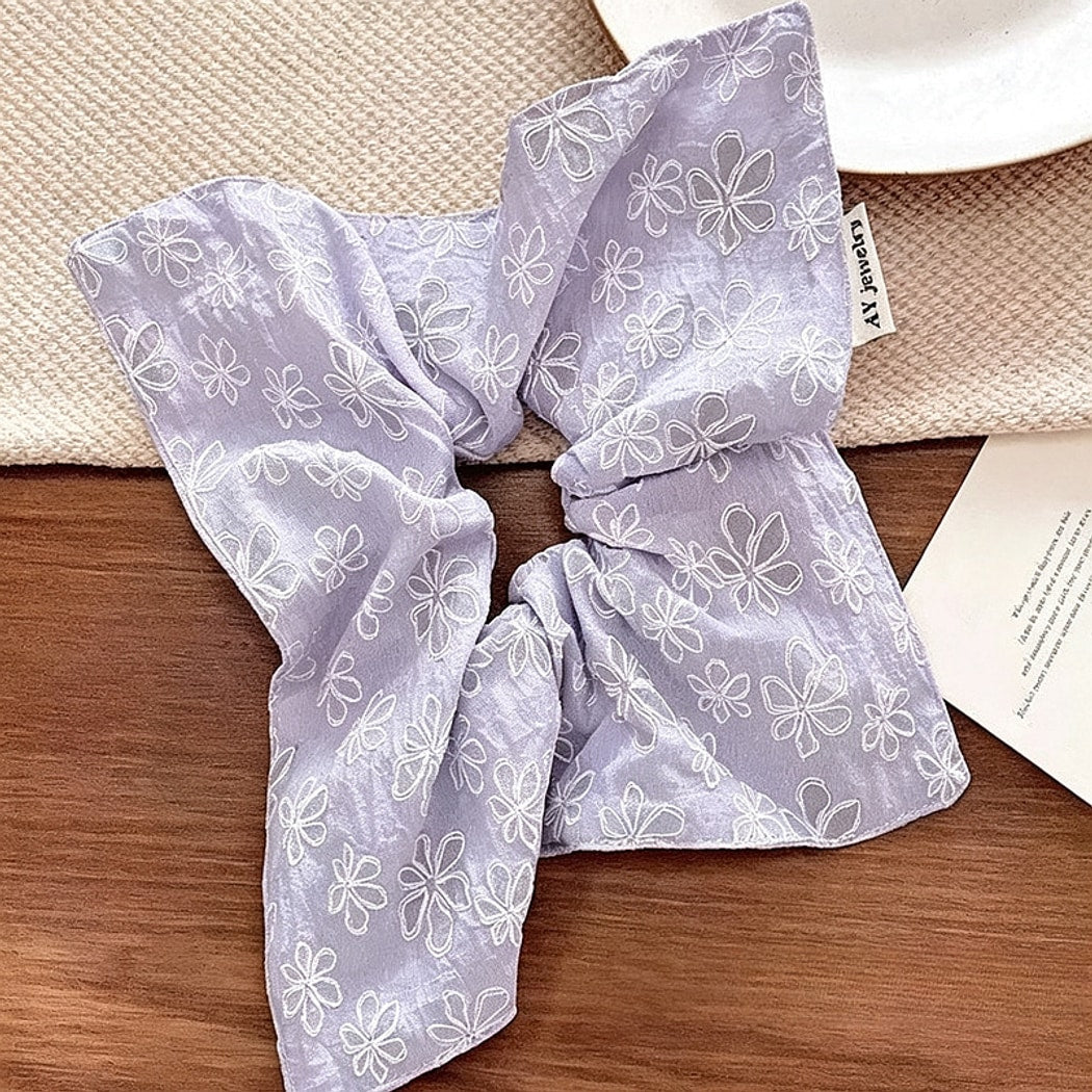 Gifty - Floral Embroidered Fabric Scrunchie