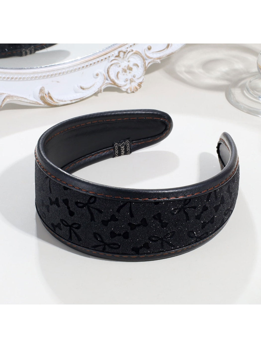 Gifty - Elegant Wide Faux Leather Bow Accent Headband