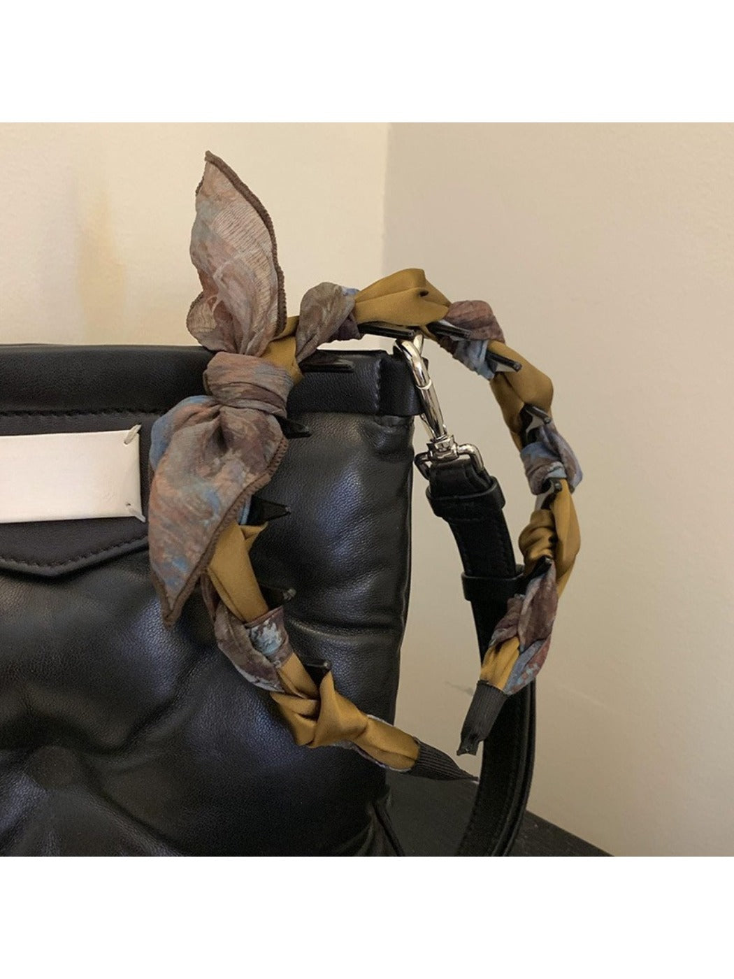 Gifty - Cute Bow Artistic Headband
