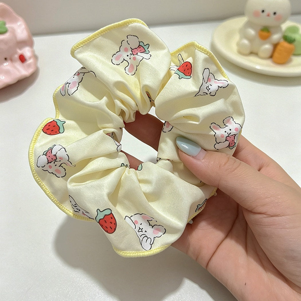 Gifty - Strawberry Print Fabric Ruffle Edge Scrunchie