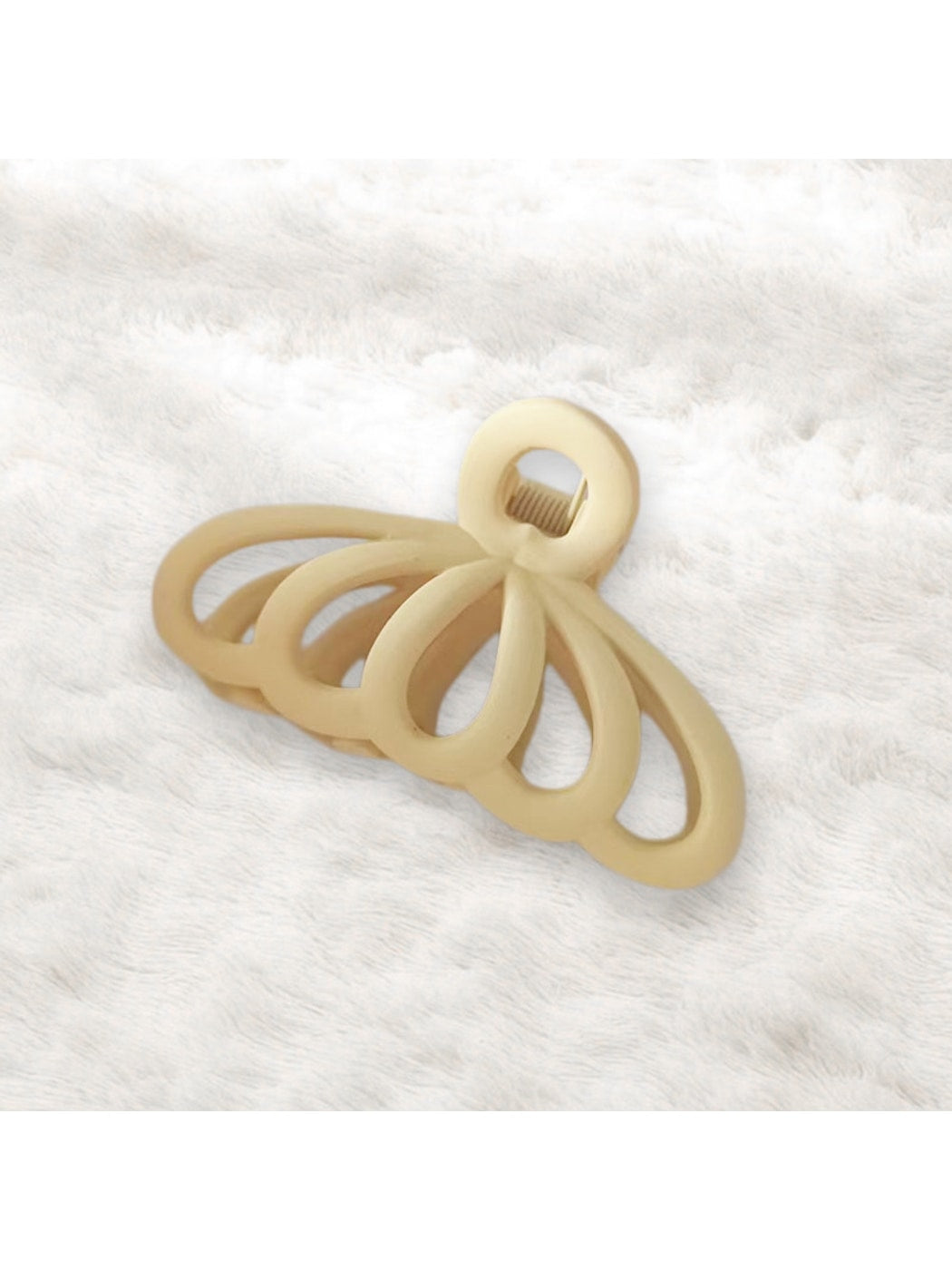 Beau - Hollow Fan Shape Plastic Hair Claw Clip