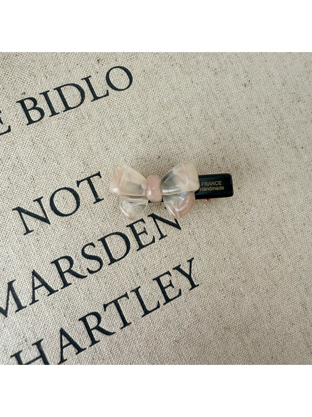 Beau - Trendy Bow Hair Clip