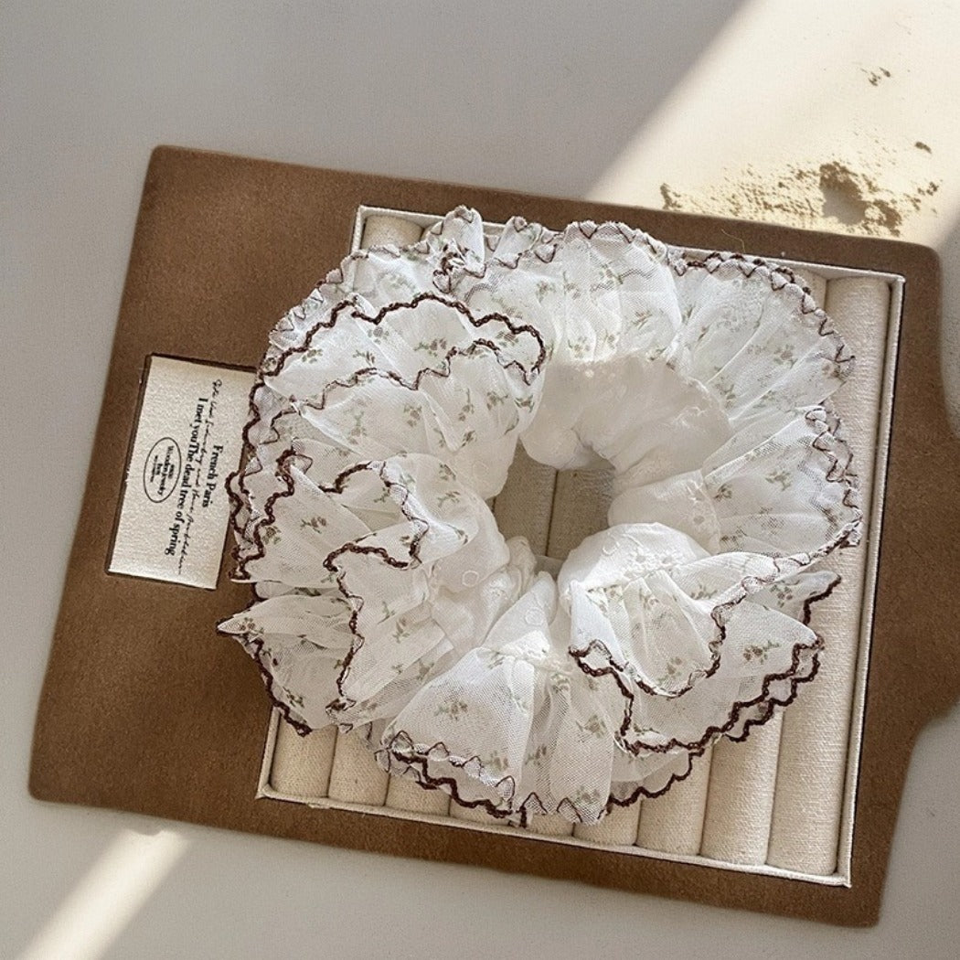 GIFTY - Spring Floral Lace Scrunchie