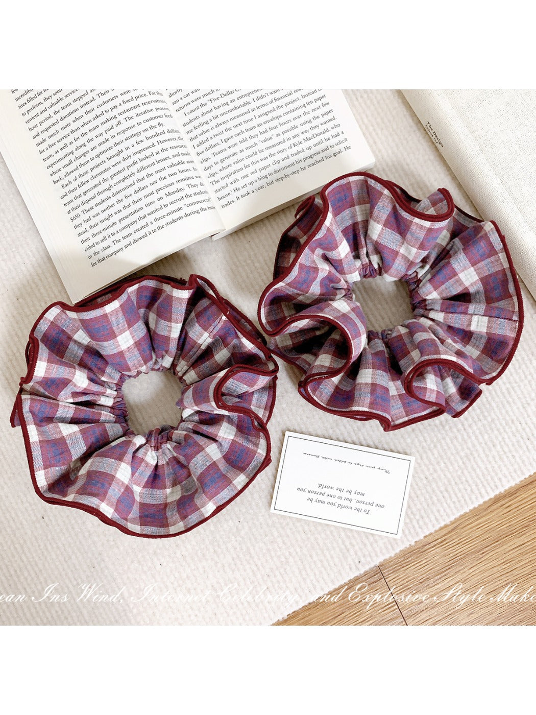Gifty - Gingham Scrunchie Hair Ties