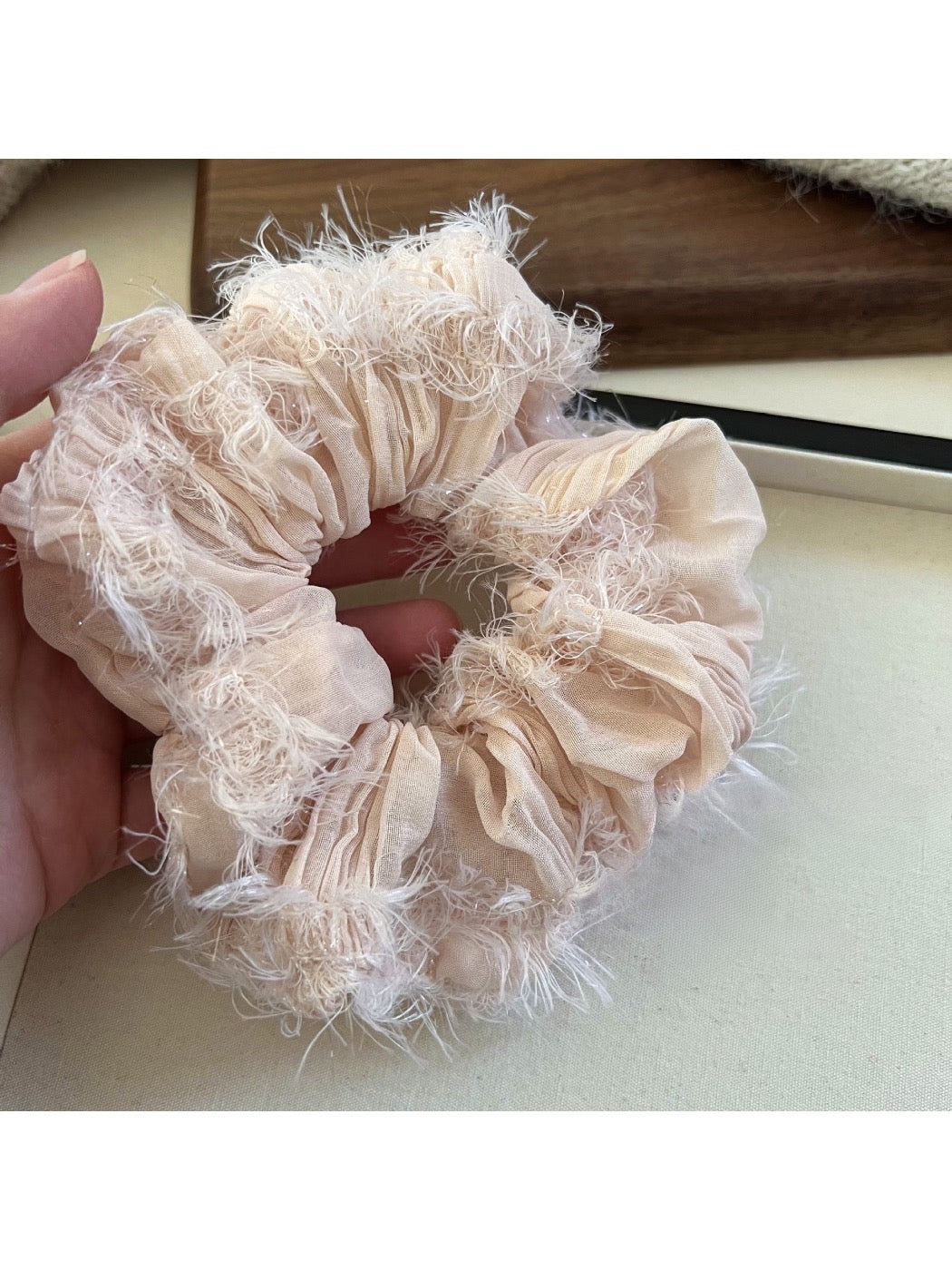 Gifty - Crinkled Tulle Tassel Scrunchie