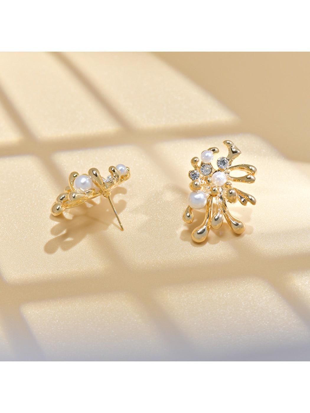 Earedge - Elegant Coral Shaped Earrings