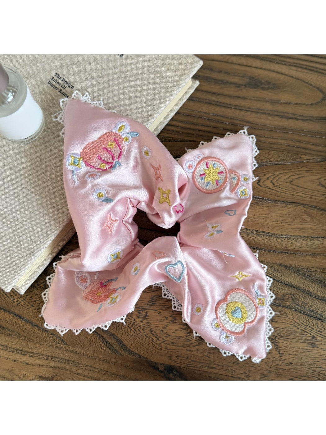 Gifty - Embroidered Satin-Look Polyester Scrunchie