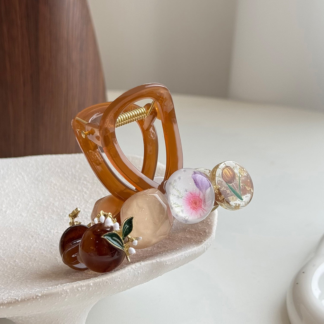 Beau - Botanical Motif Round Accents Claw Clip