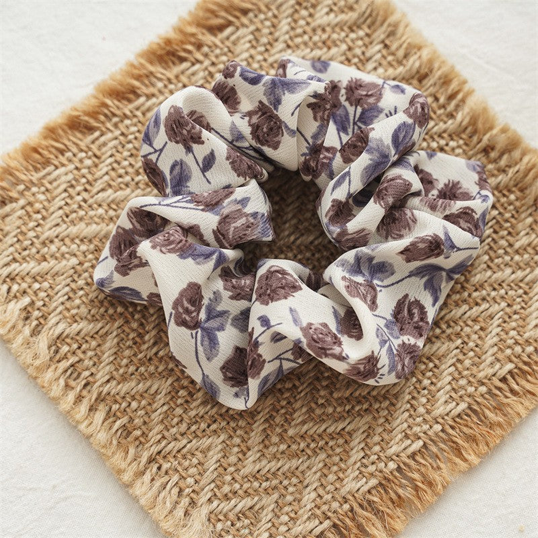 Gifty - Rose Print Gathered Scrunchie