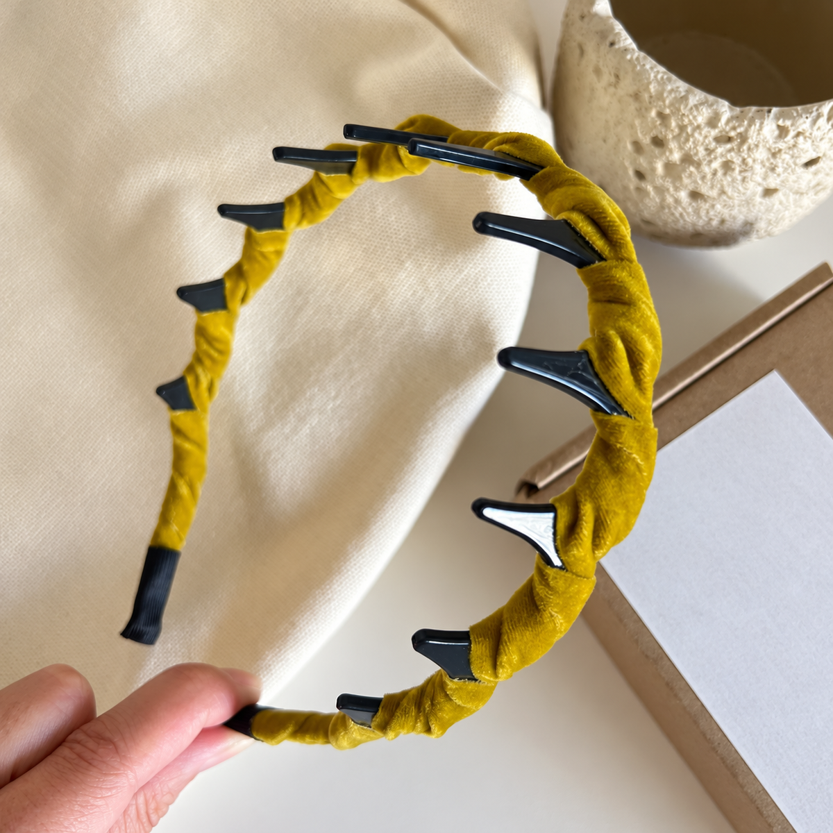 Hair accessory product image 9