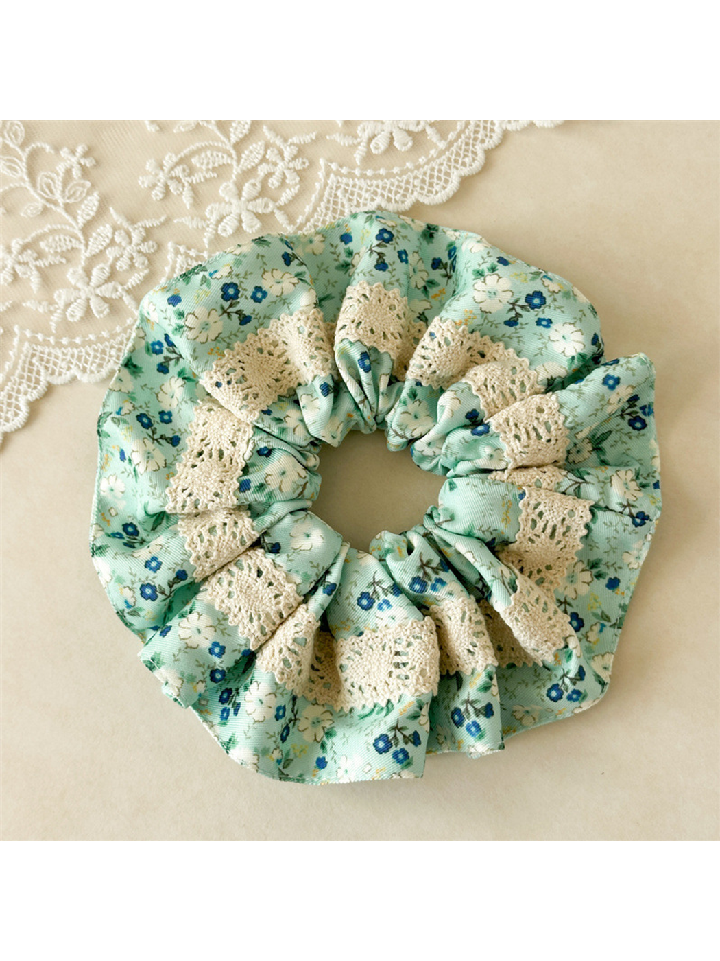 Gifty - Lace Trim Floral High Elasticity Scrunchie