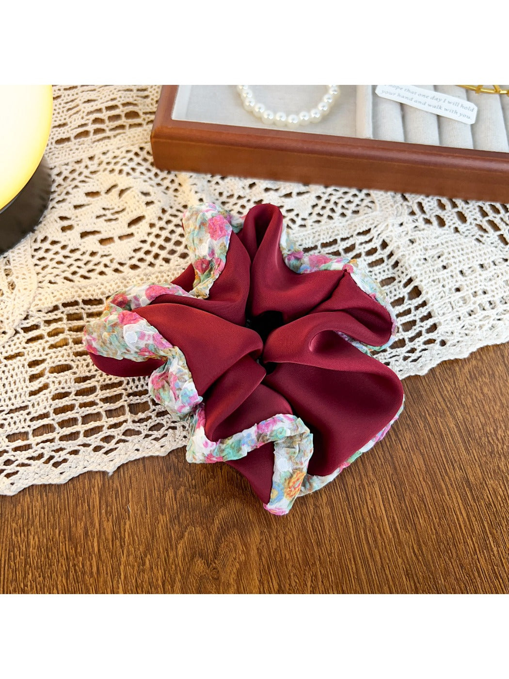 Gifty - Vintage Red Floral Print Scrunchie