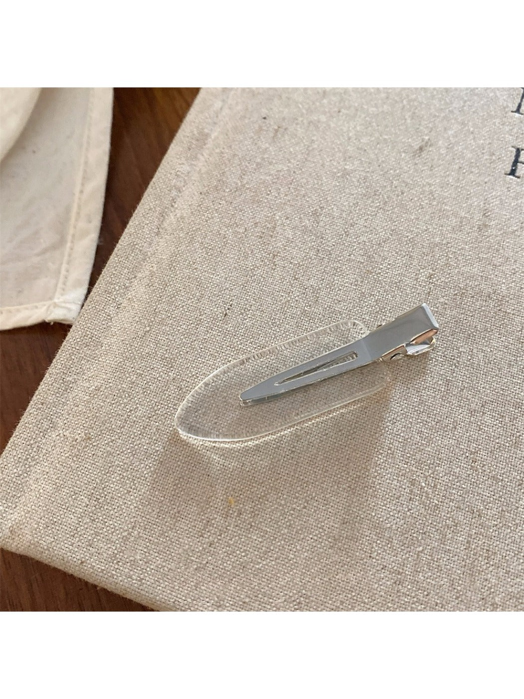 Beau - Polka Dot Duckbill Hair Clip