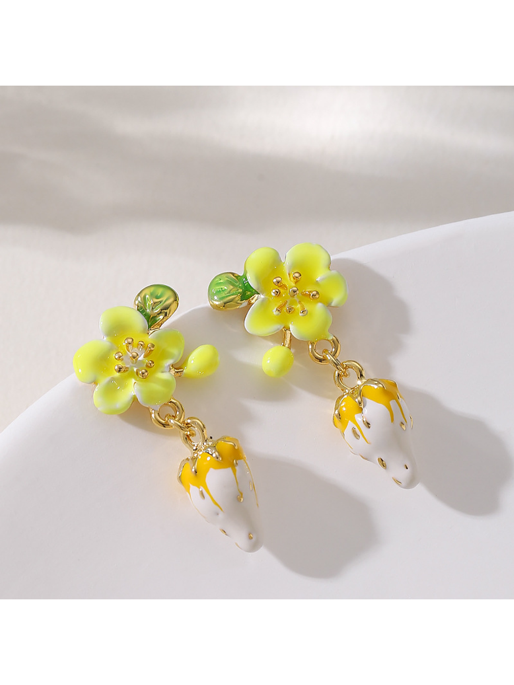 Earedge - Glossy Strawberry Floral Alloy Stud Earrings