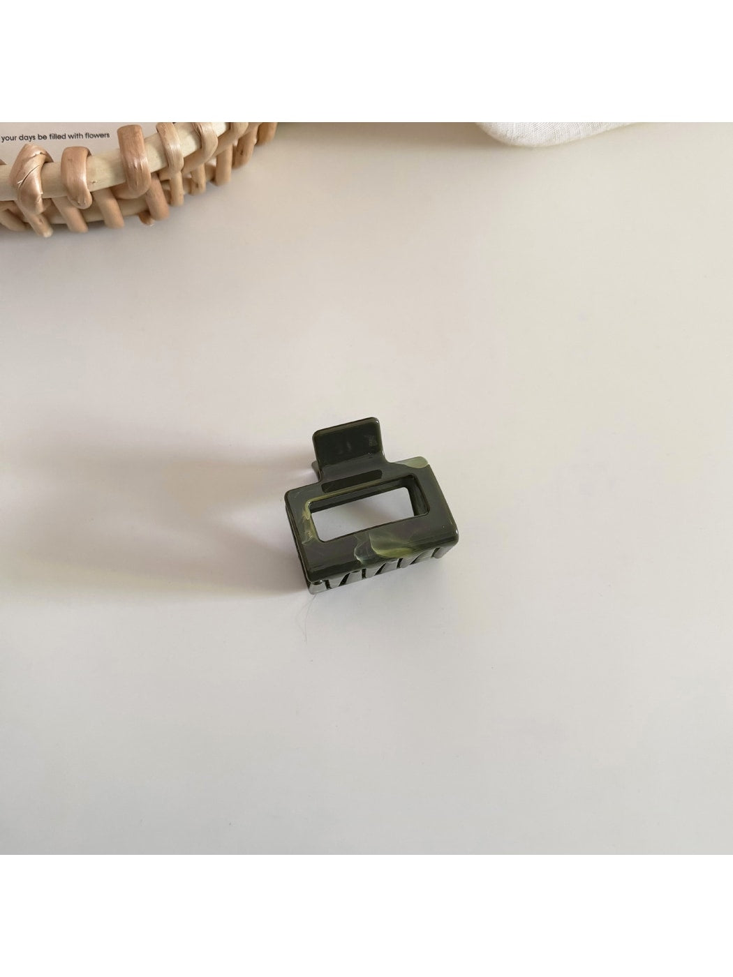Beau - Minimal Geometric Hair Styling Claw Clip