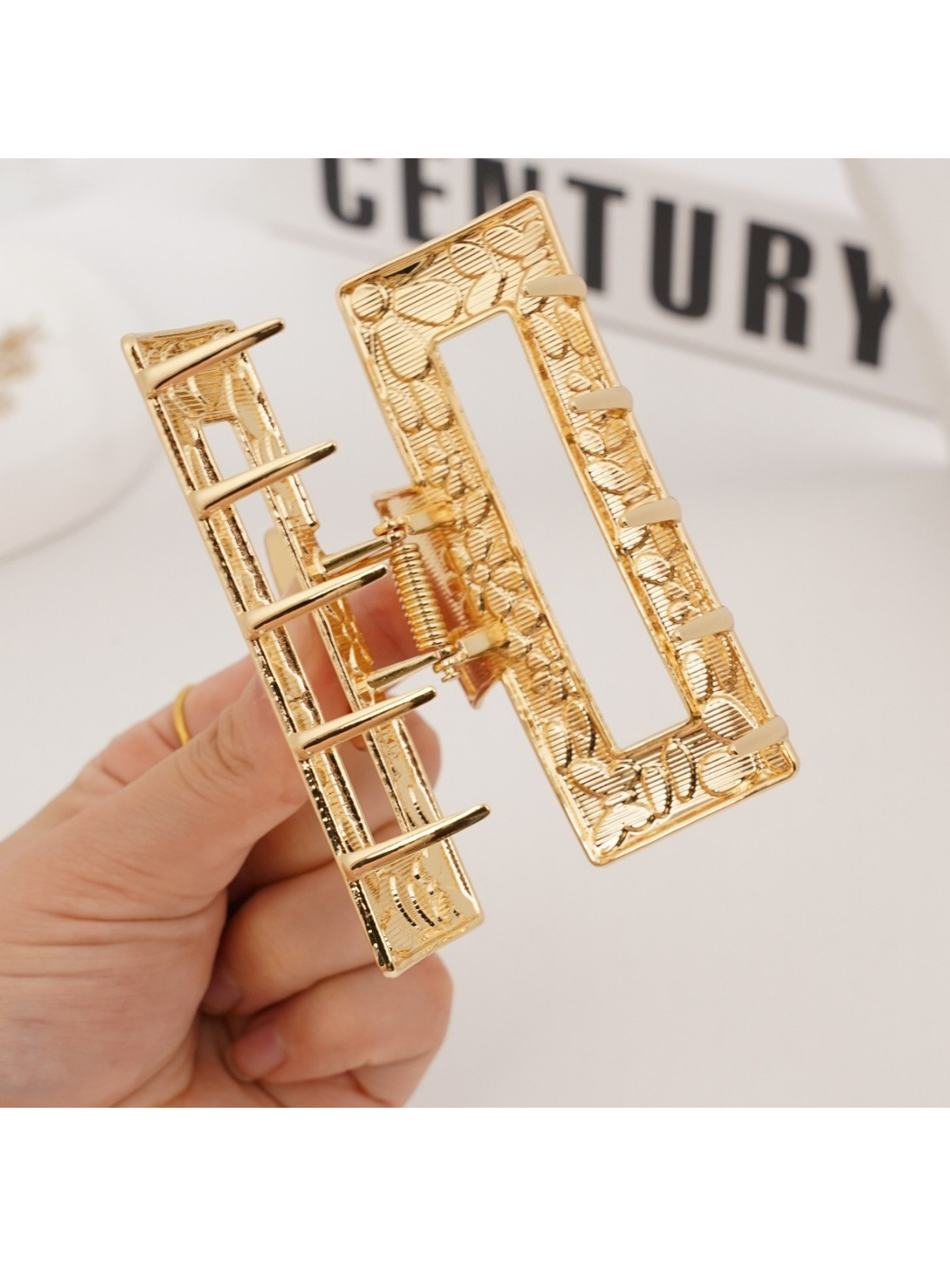 Beau - Sweet Floral Detail Square Claw Clip