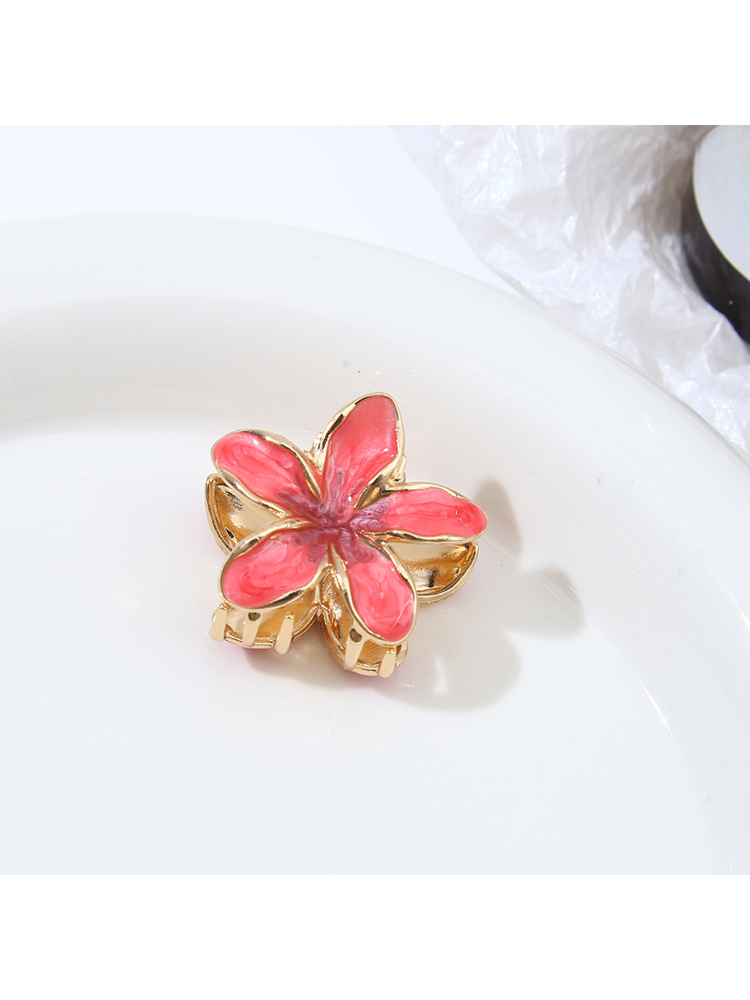 Beau - Flower Petal Alloy Resin Claw Hair Clip