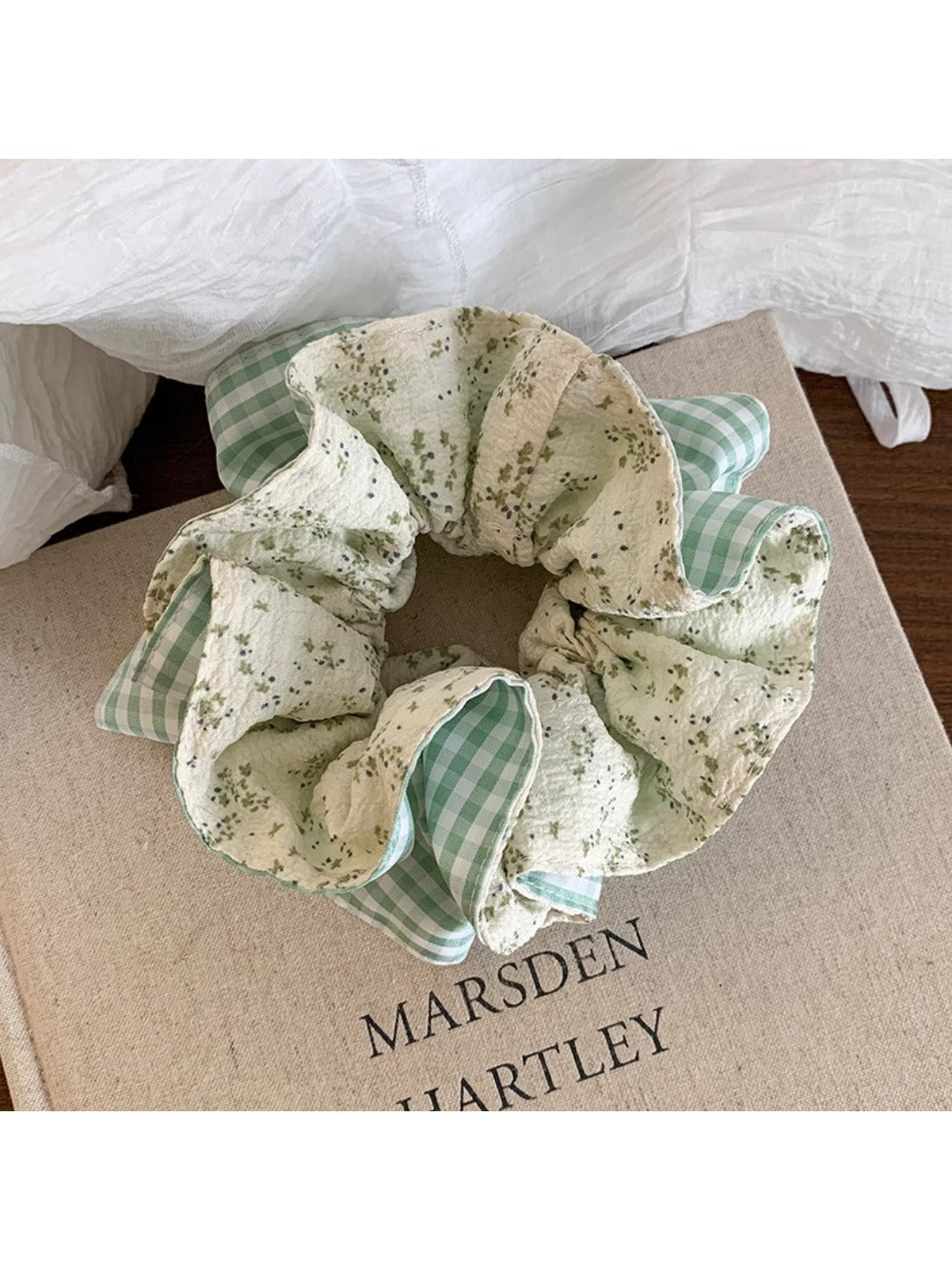 Gifty - Forest Grid Floral Hair Loop