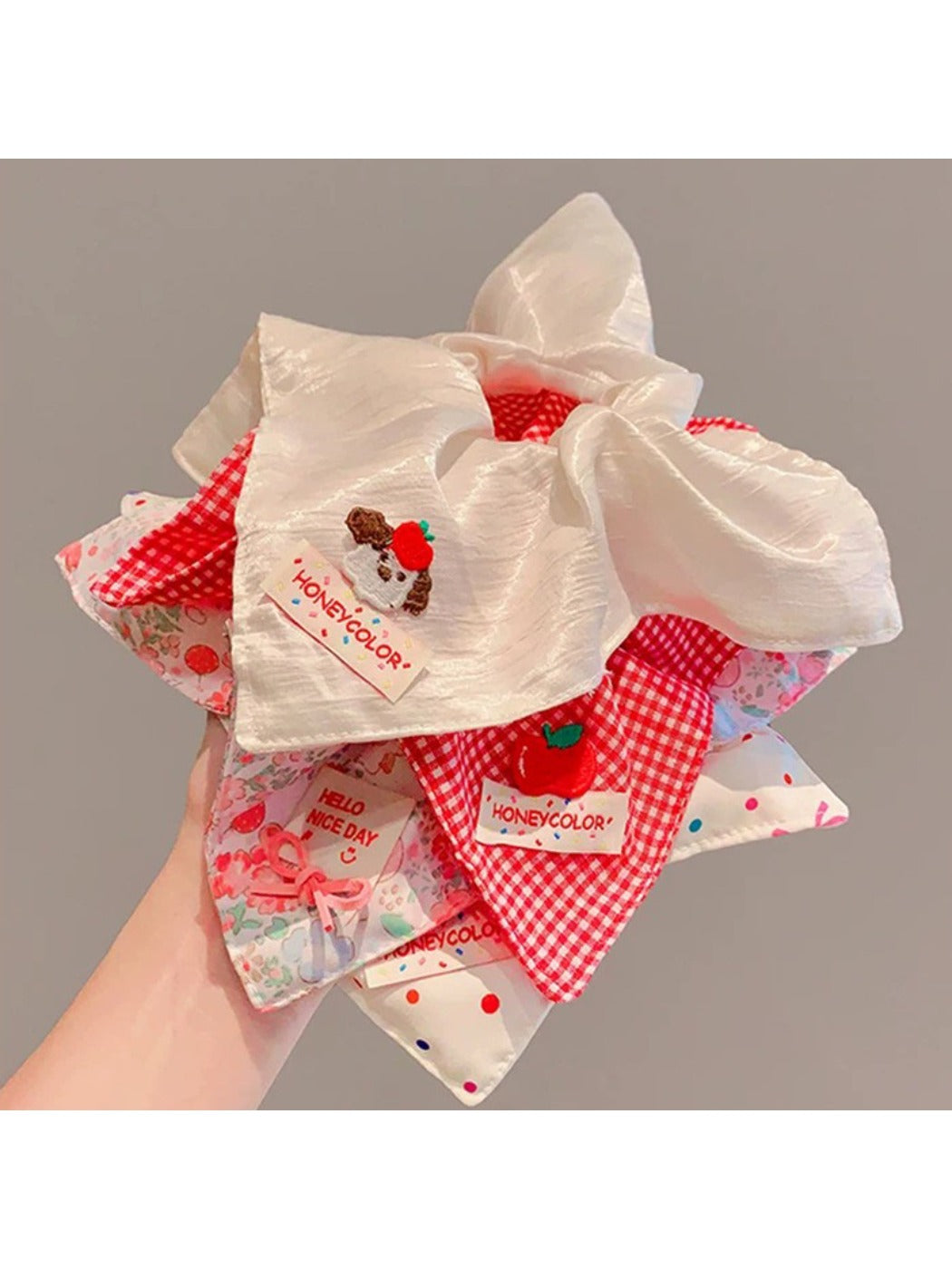 Gifty - Sweet Floral Checkered Scrunchie Headband
