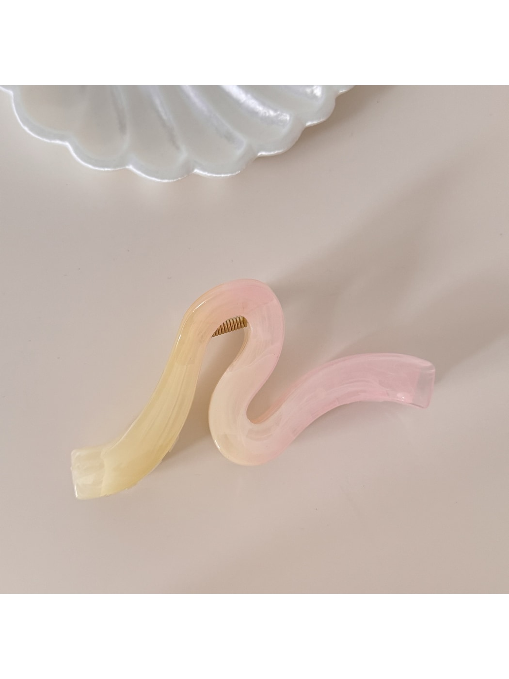 Beau - Sweet Floral Starfish Bow Wave Claw Clip
