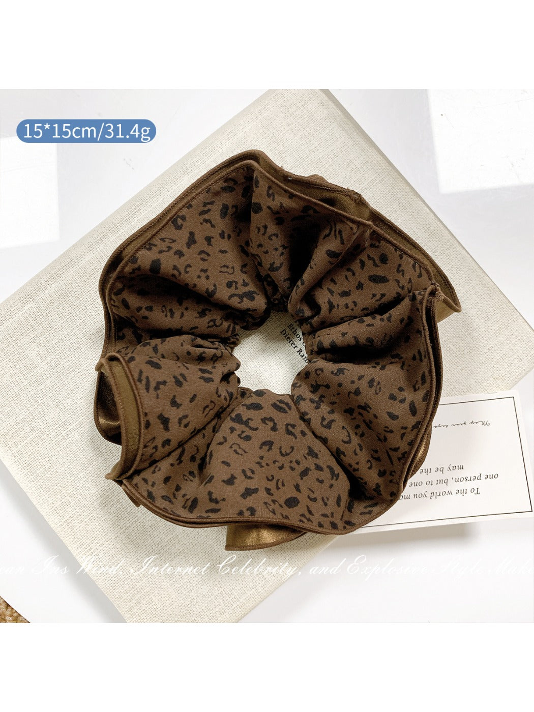 Gifty - Chic Leopard Pattern Scrunchie