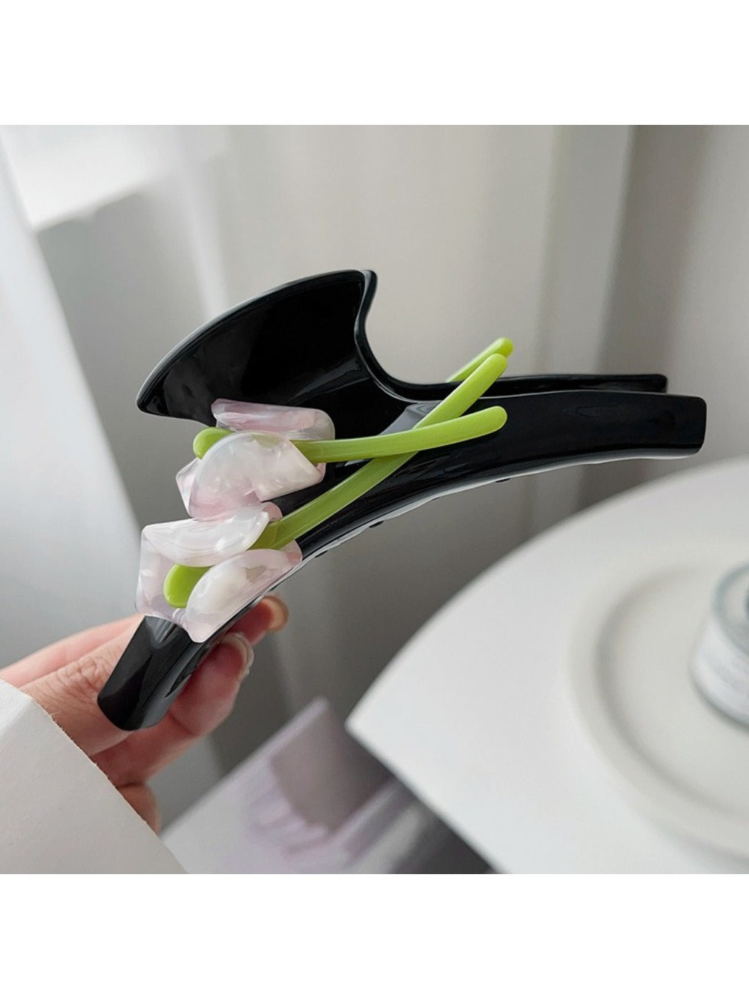 Beau - Minimalist Calla Lily Hair Claw Clip