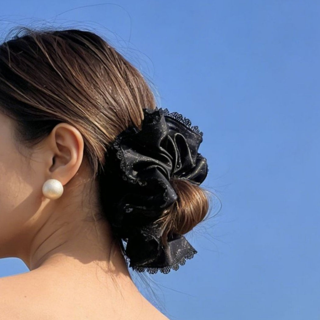 Gifty - Black Polka Dots Ruffle Trim Scrunchie