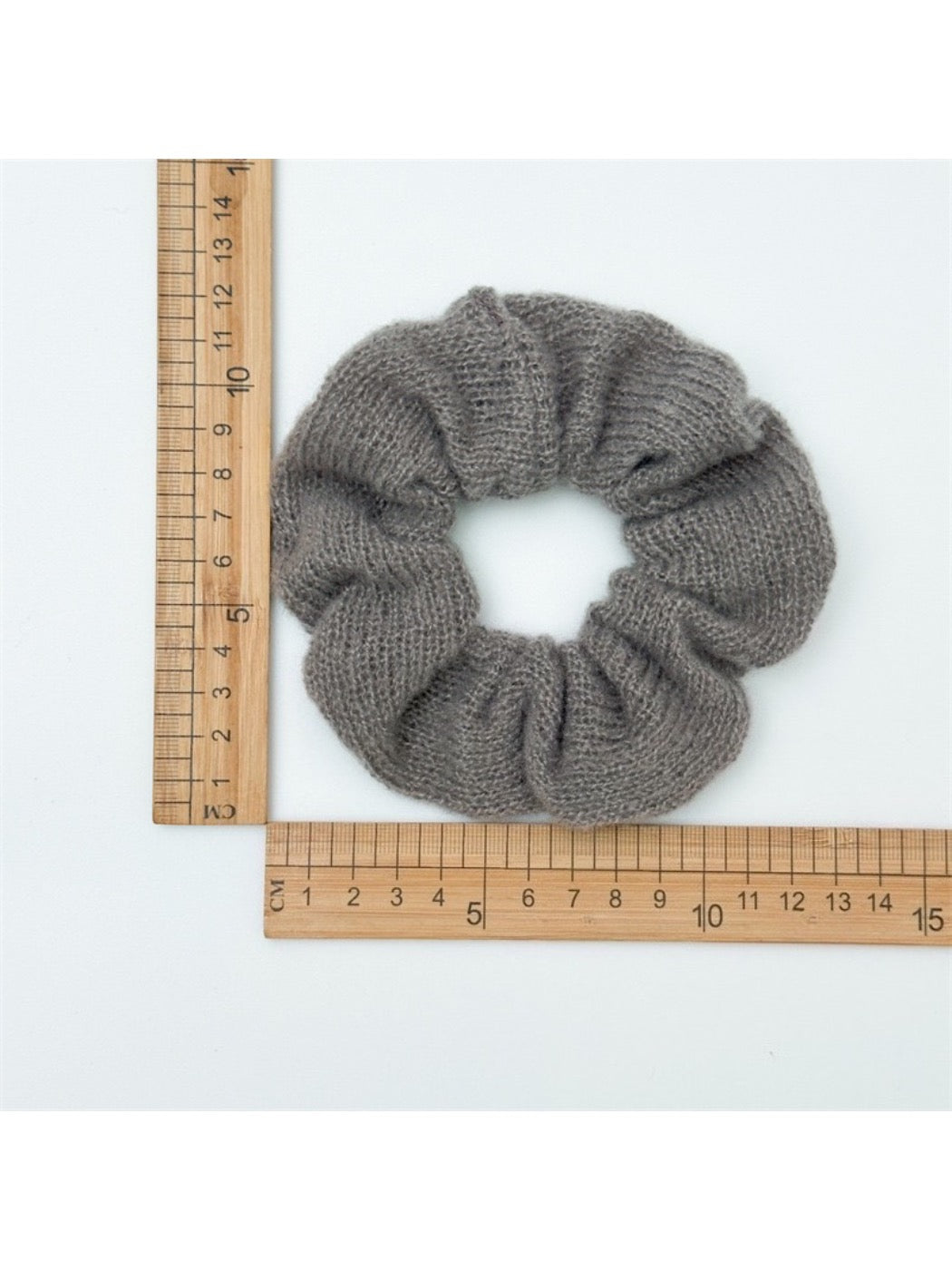 Gifty - Knitted Striped Scrunchie Hair Tie