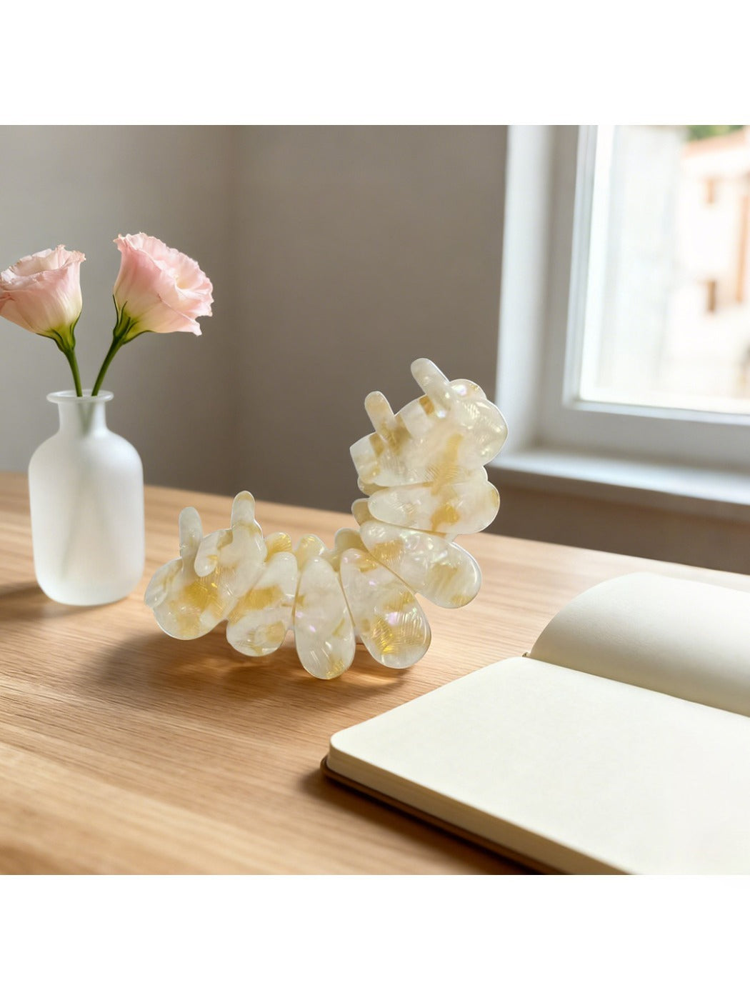 Beau - Graceful Floral Hair Clip