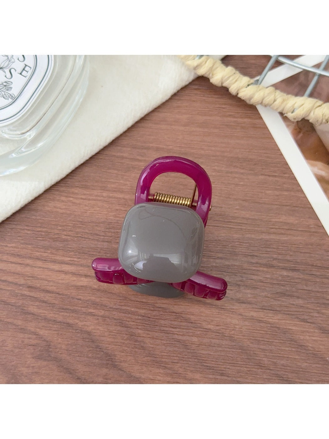 Beau - Square X Shaped Hair Claw Clip