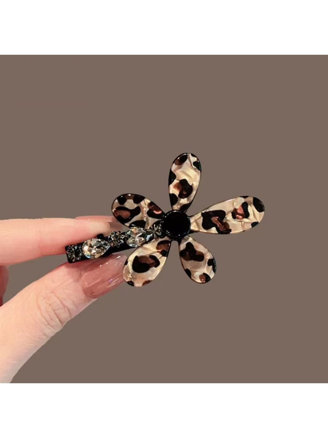 Beau - Elegant Five-Petaled Flower Hair Clip