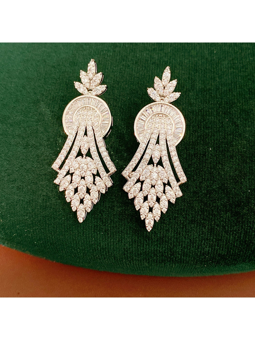 Earedge - Alloy Synthetic Zircon Geometric Leaf Earrings