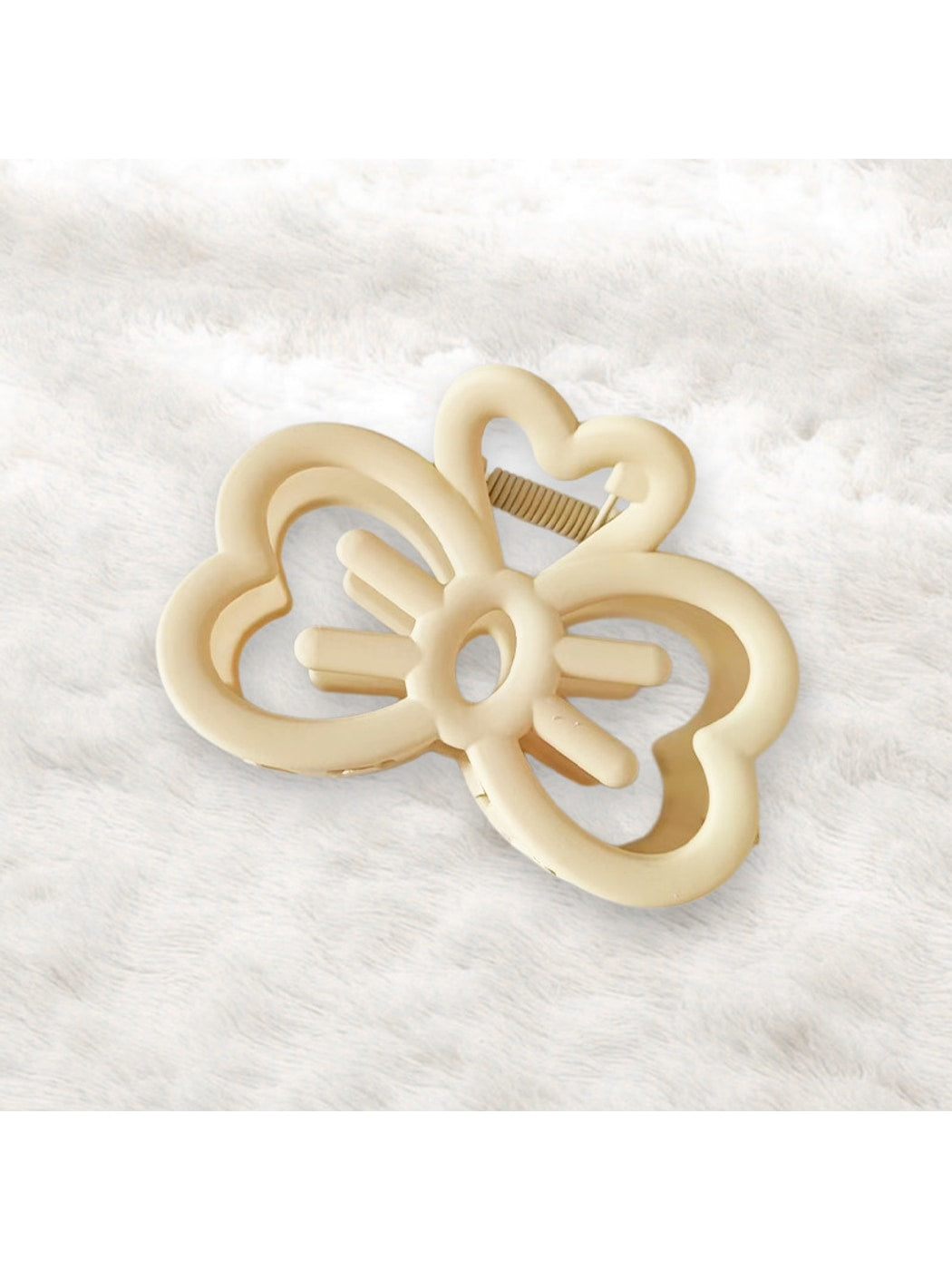 Beau - Openwork Bow Shape Plastic Alloy Claw Clip