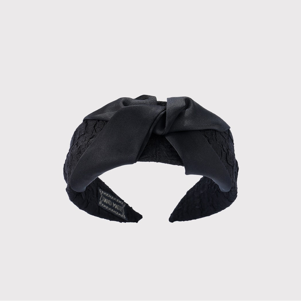 Gifty - Solid Black Crinkled Fabric Twist Headband