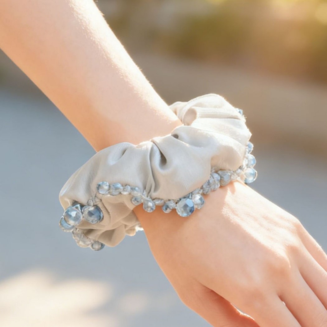 Gifty - Elegant Blue Tone Beaded Scrunchie