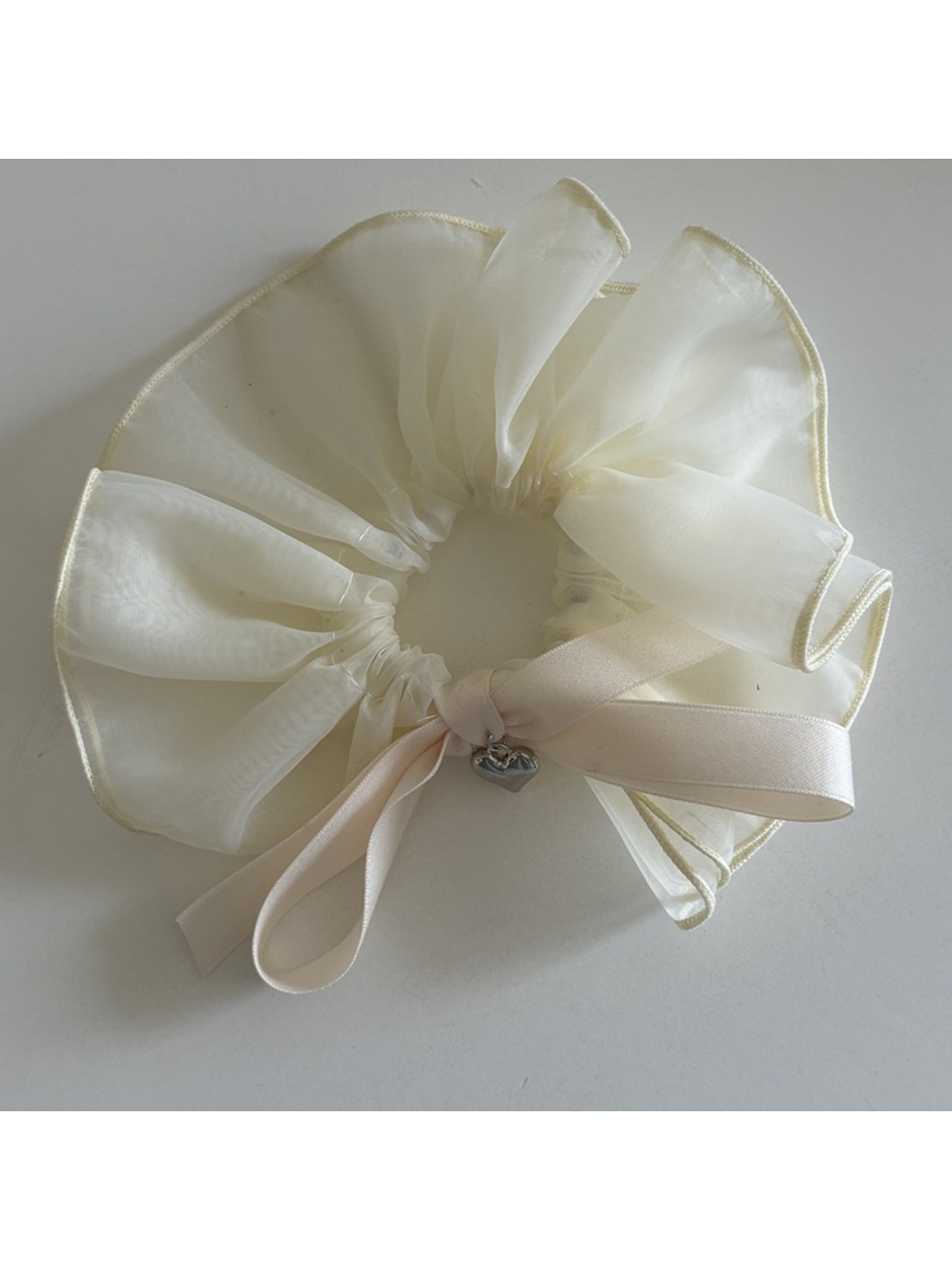 Gifty - Polyester Bow Heart Pendant Hair Scrunchie