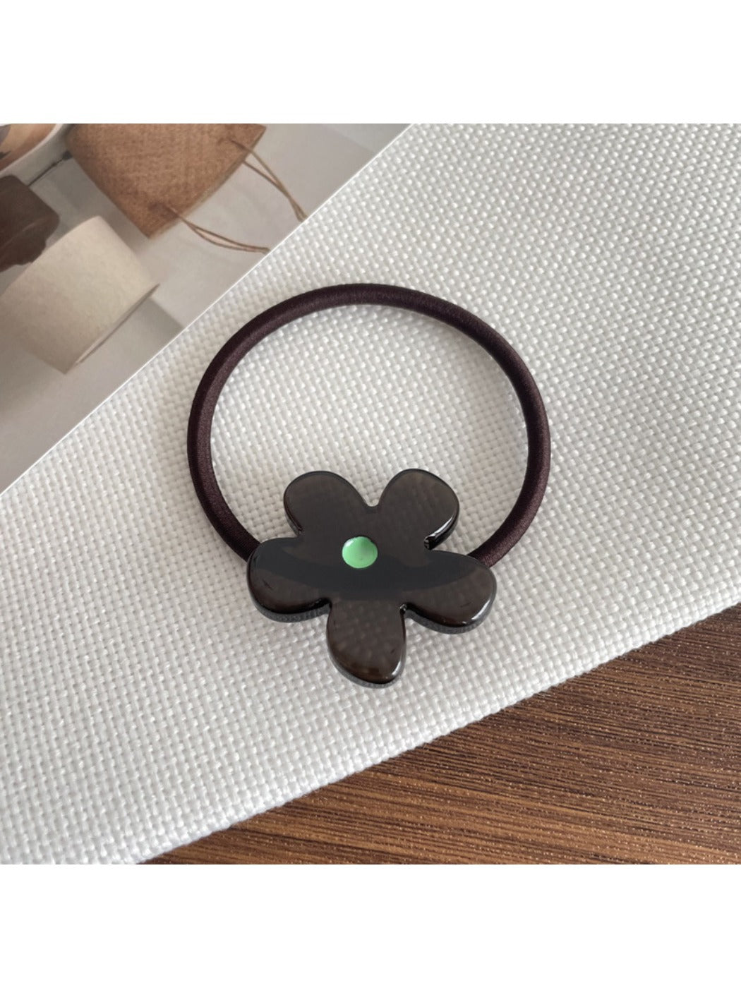 Gifty - Stylish Smiley Face Hair Tie