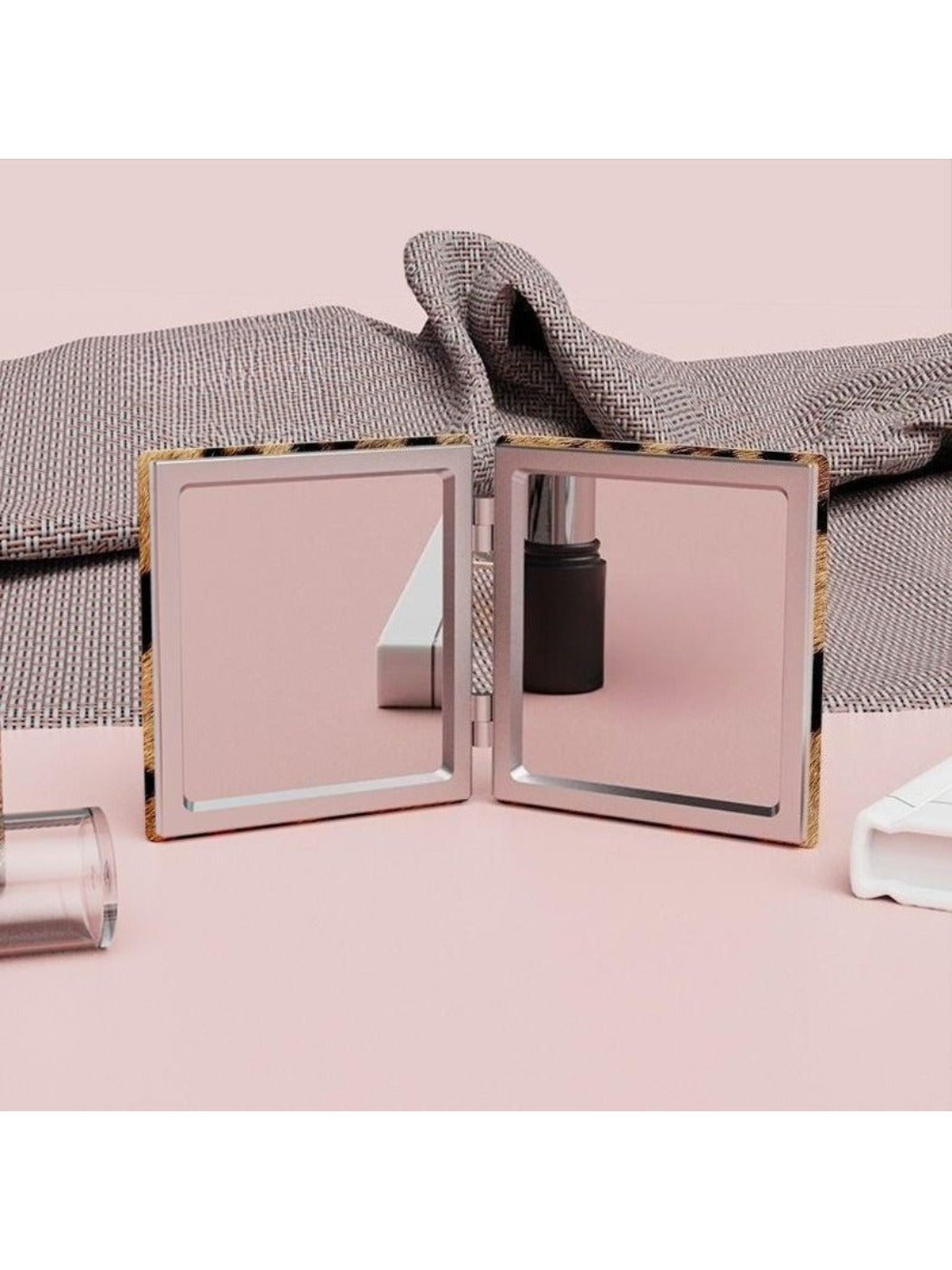 Mirroray - Vintage Leopard Print Square Compact Mirror