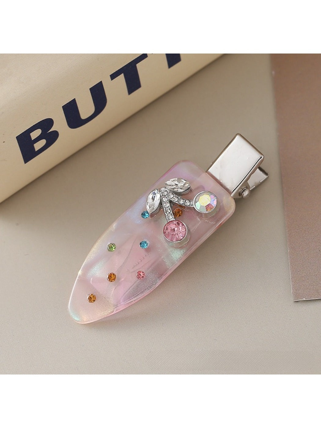 Beau - Cute Oval Hair Clip