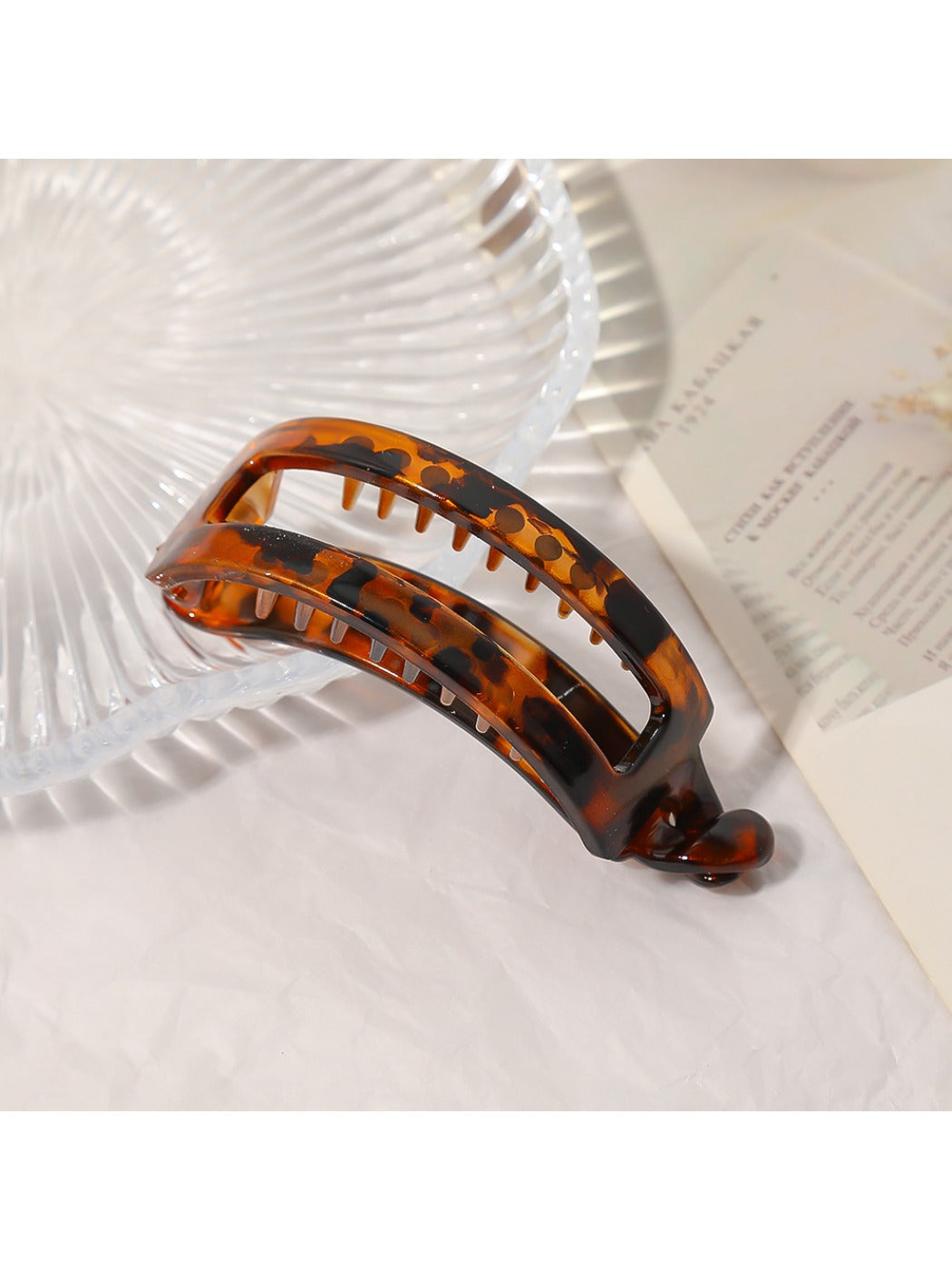 Beau - Leopard Print Curved Hair Clip