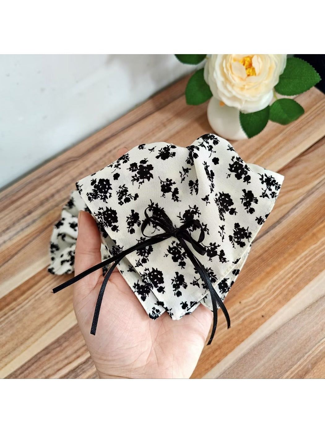 Gifty - Ink Wash Floral Polyester Fabric Scrunchie